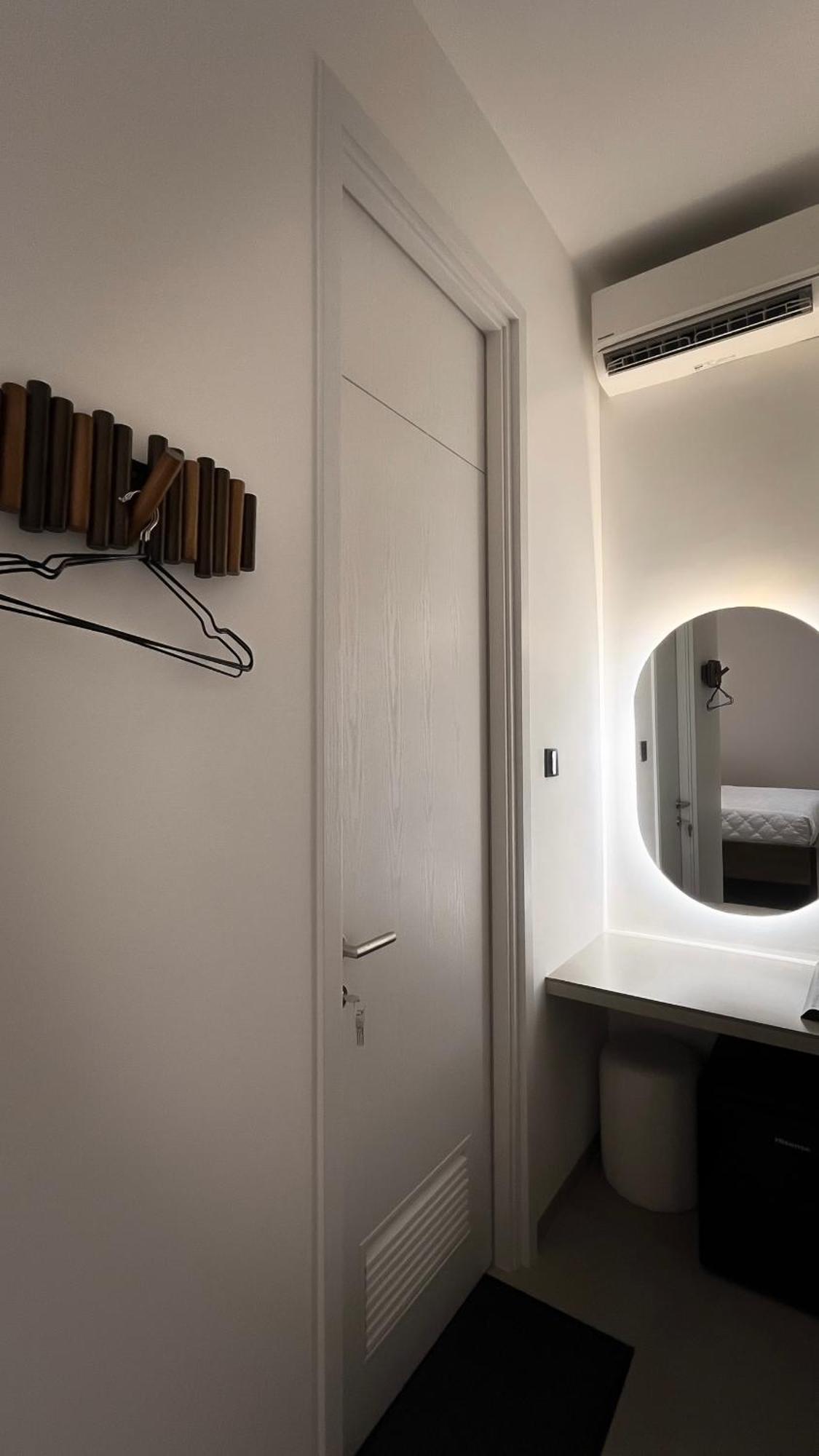 Khách sạn Dong Nhu 5 *